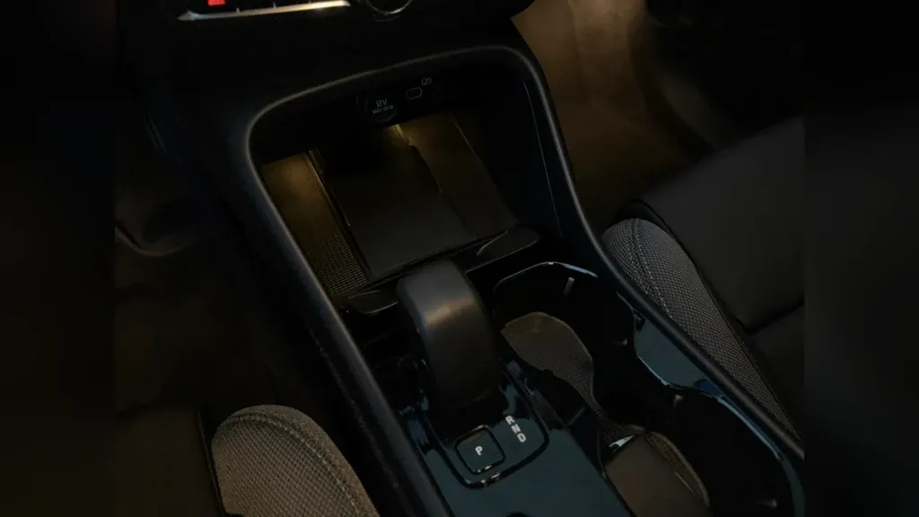 Volvo EX40 - Imagem 16