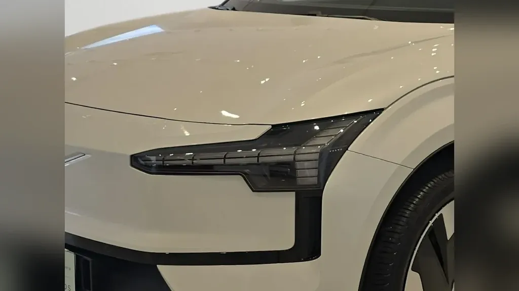 Volvo EX30 - Imagem 5