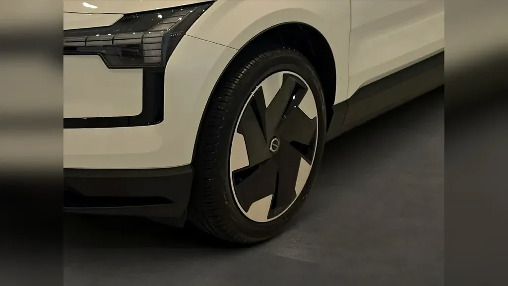 Volvo EX30 - Imagem 6