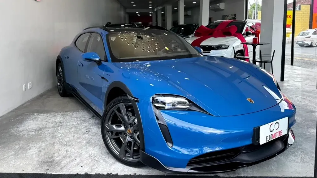 Foto de um porsche taycan