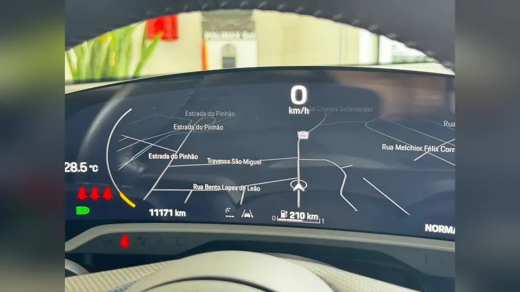 Porsche Taycan - Imagem 7