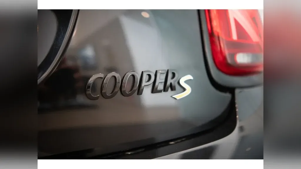 Mini Cooper SE - Imagem 12