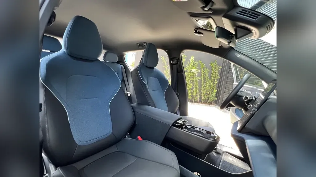 Volvo EX30 - Imagem 3