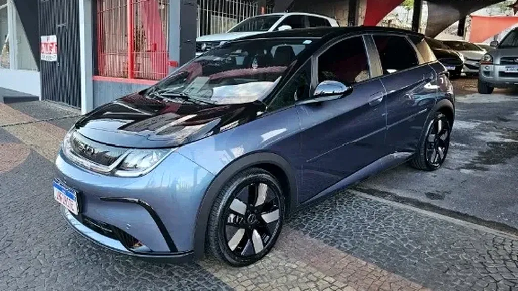 Foto de um byd dolphin plus