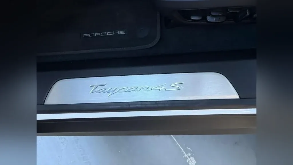 Porsche Taycan - Imagem 9