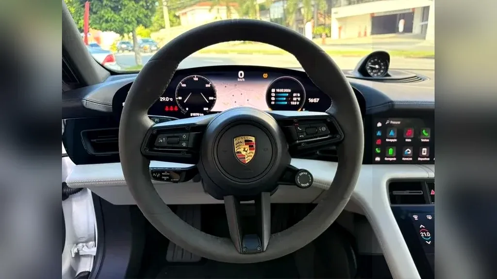 Porsche Taycan - Imagem 13