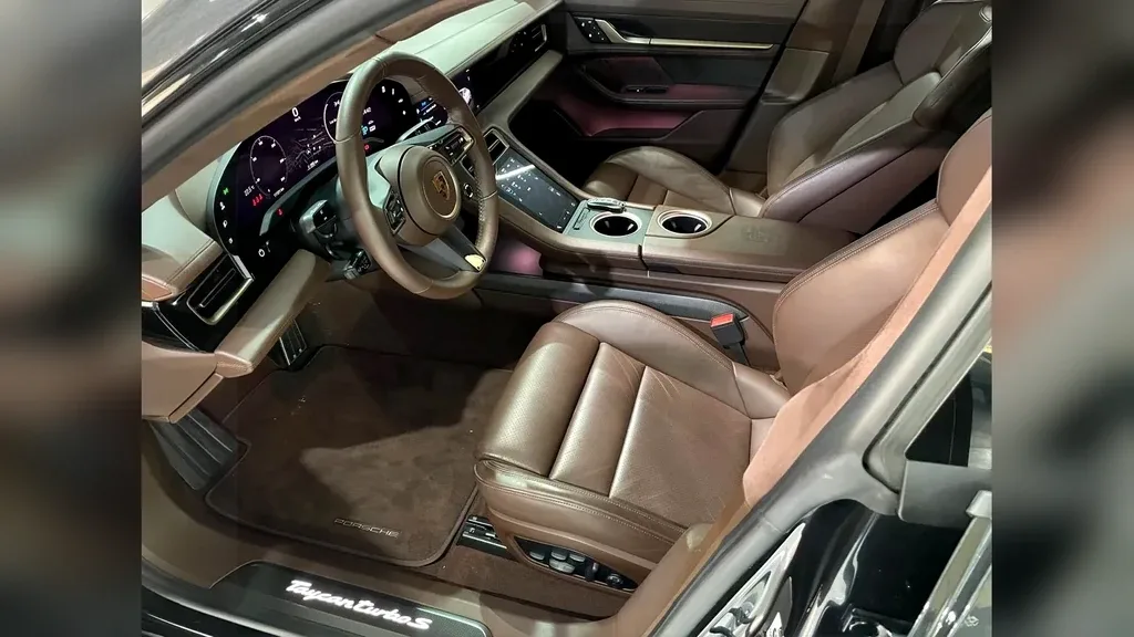 Porsche Taycan - Imagem 9