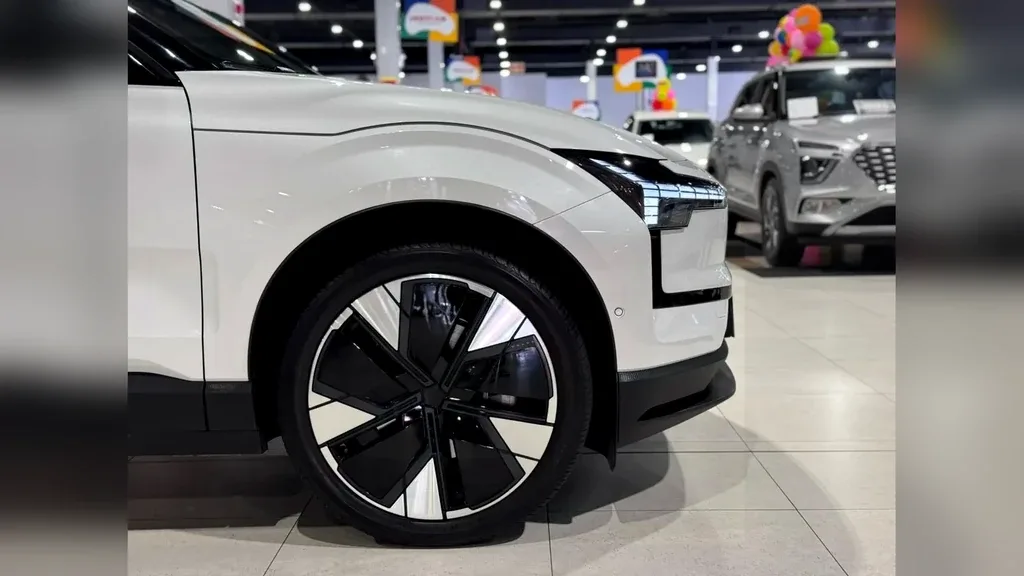 Volvo EX30 - Imagem 6