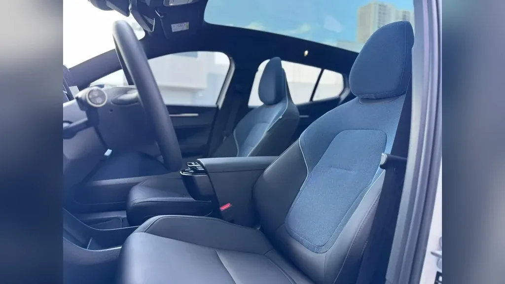 Volvo EX30 - Imagem 12