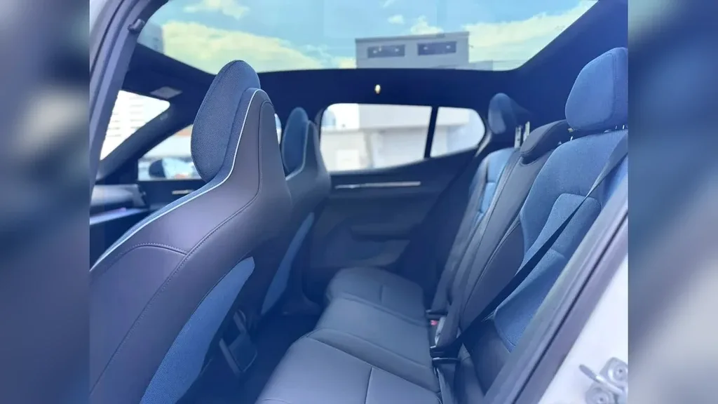 Volvo EX30 - Imagem 17