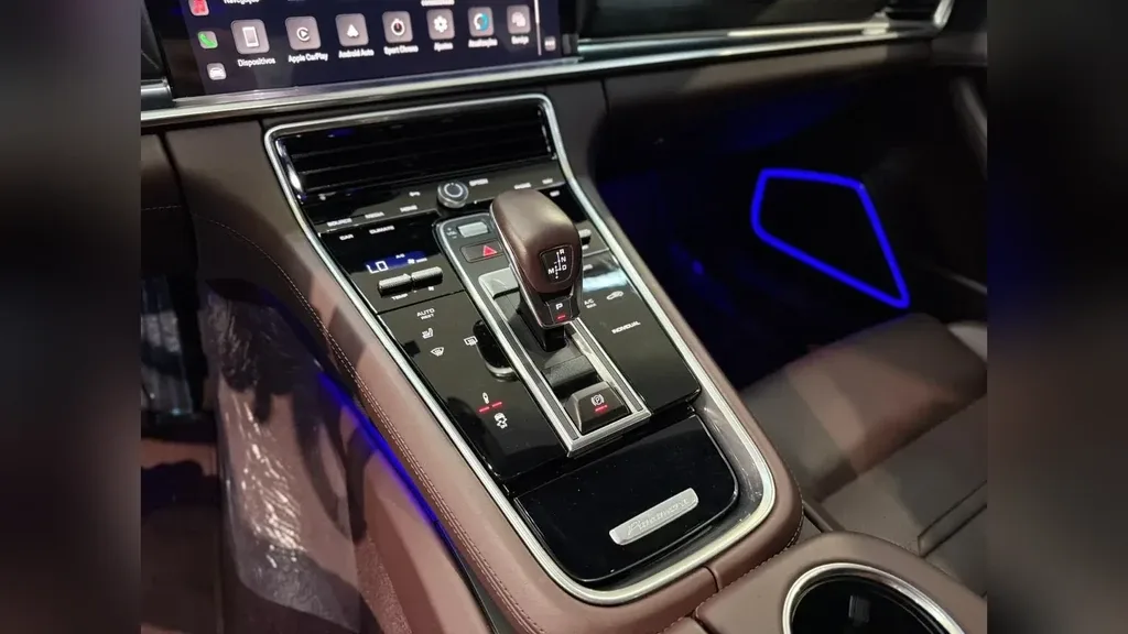 Porsche Panamera 4 E-hybrid - Imagem 11