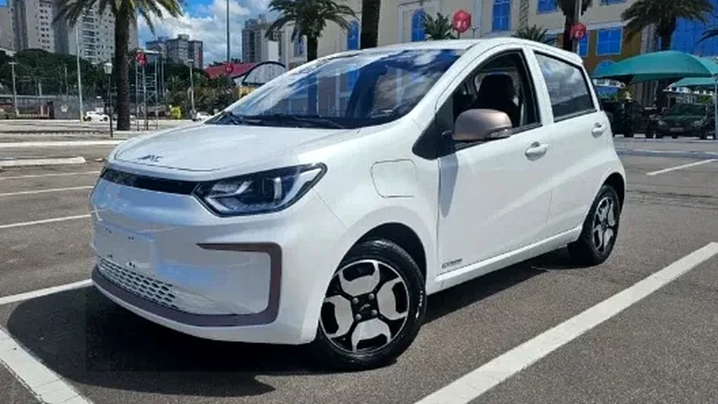 Foto de um jac e-js1