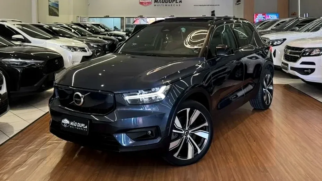 Foto de um volvo xc40