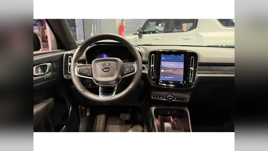 Volvo XC40 Recharge - Imagem 12
