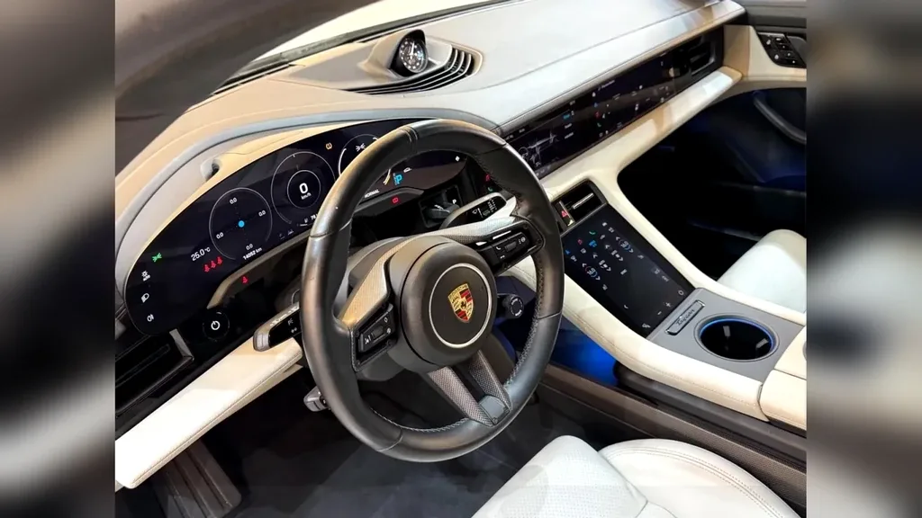 Porsche Taycan - Imagem 13