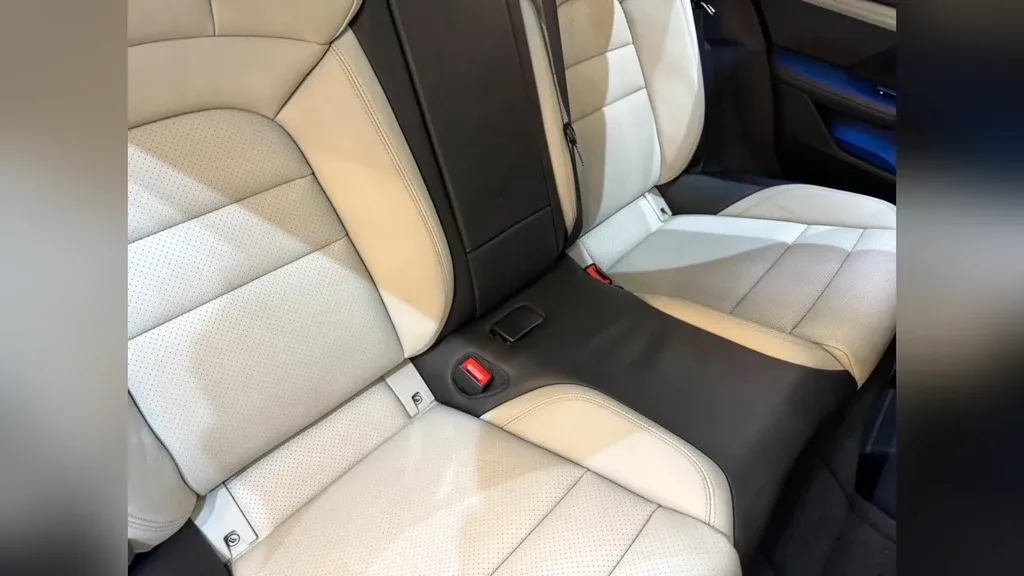 Porsche Taycan - Imagem 18