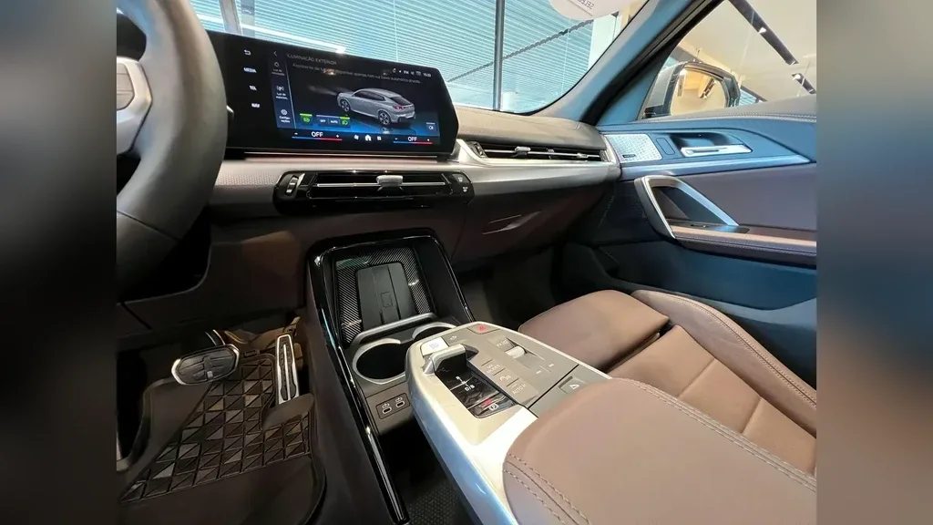 BMW IX2 - Imagem 9