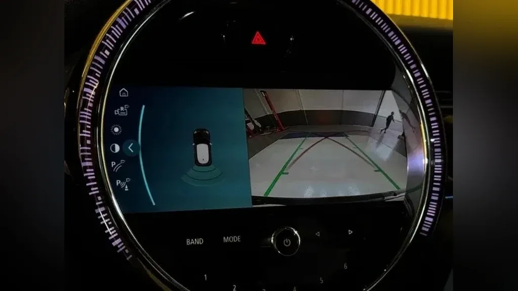 Mini Cooper SE - Imagem 19