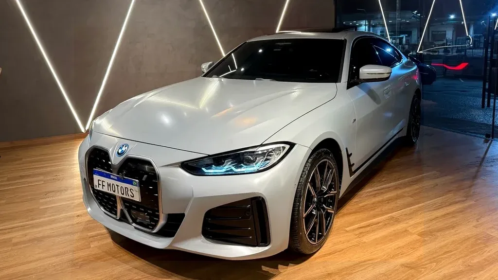 Foto de um bmw i4 edrive35