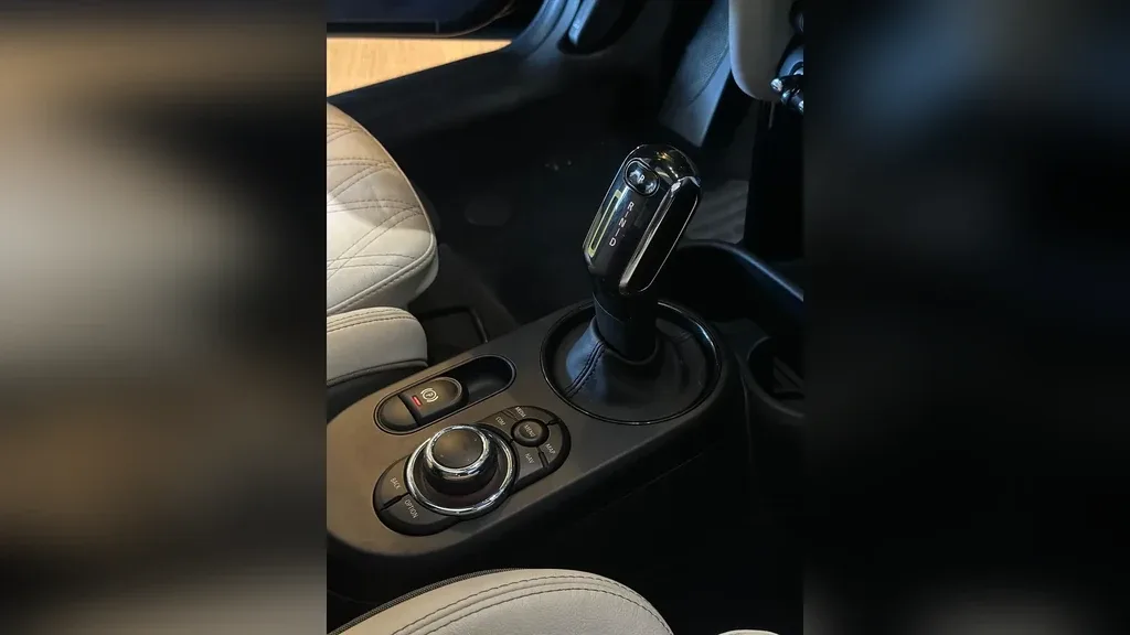 Mini Cooper SE - Imagem 18