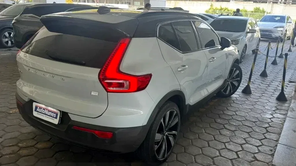 Volvo XC40 Recharge - Imagem 3