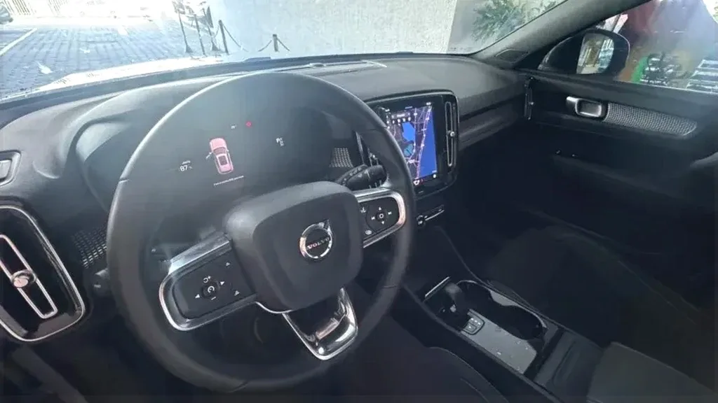 Volvo XC40 Recharge - Imagem 6