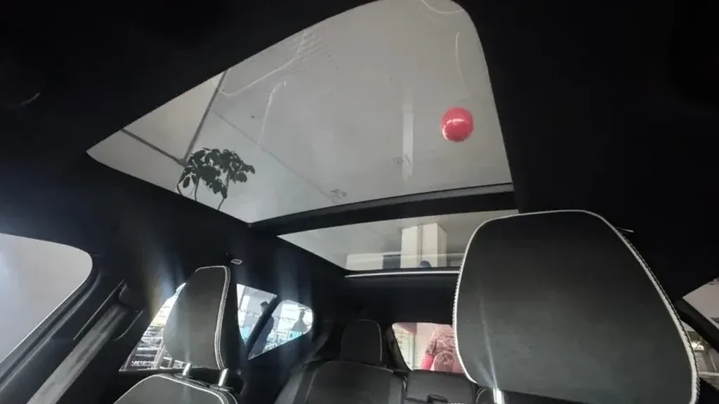 Volvo XC40 Recharge - Imagem 7