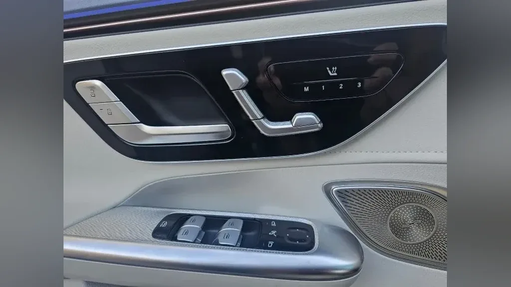 Mercedes Eqe 300 - Imagem 16