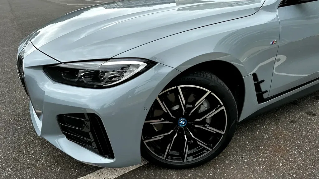 BMW I4 Edrive35 - Imagem 18