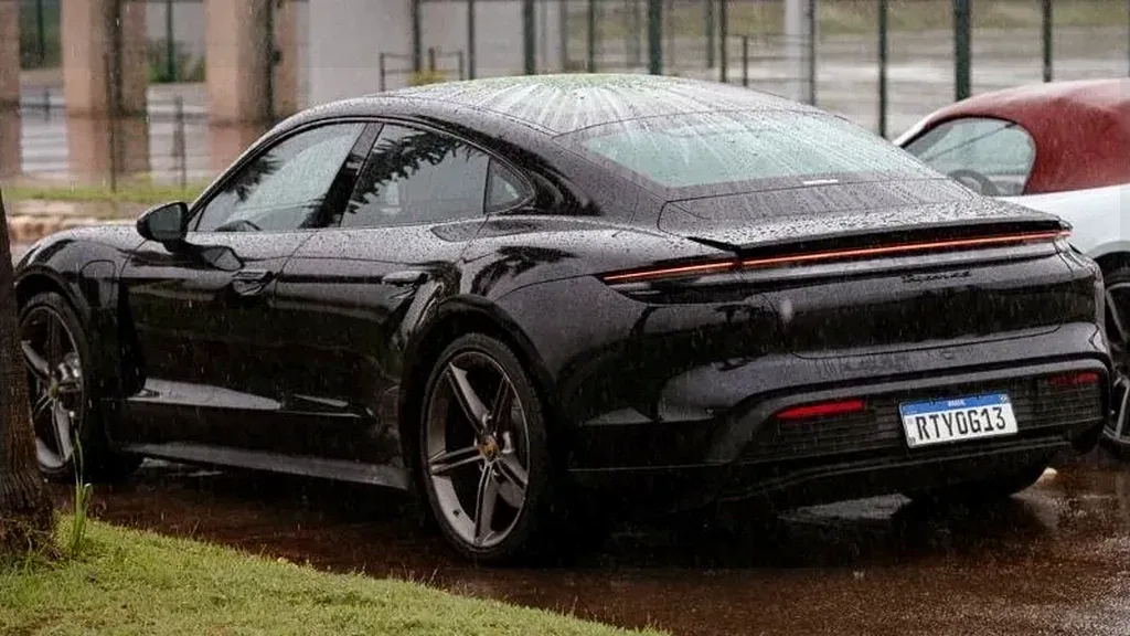 Porsche Taycan - Imagem 8