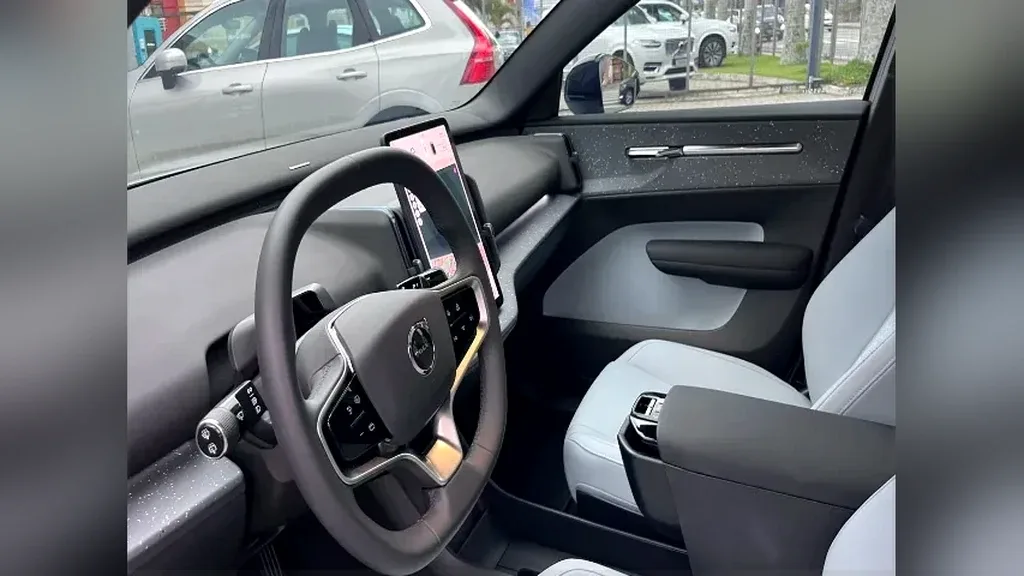 Volvo EX30 - Imagem 3
