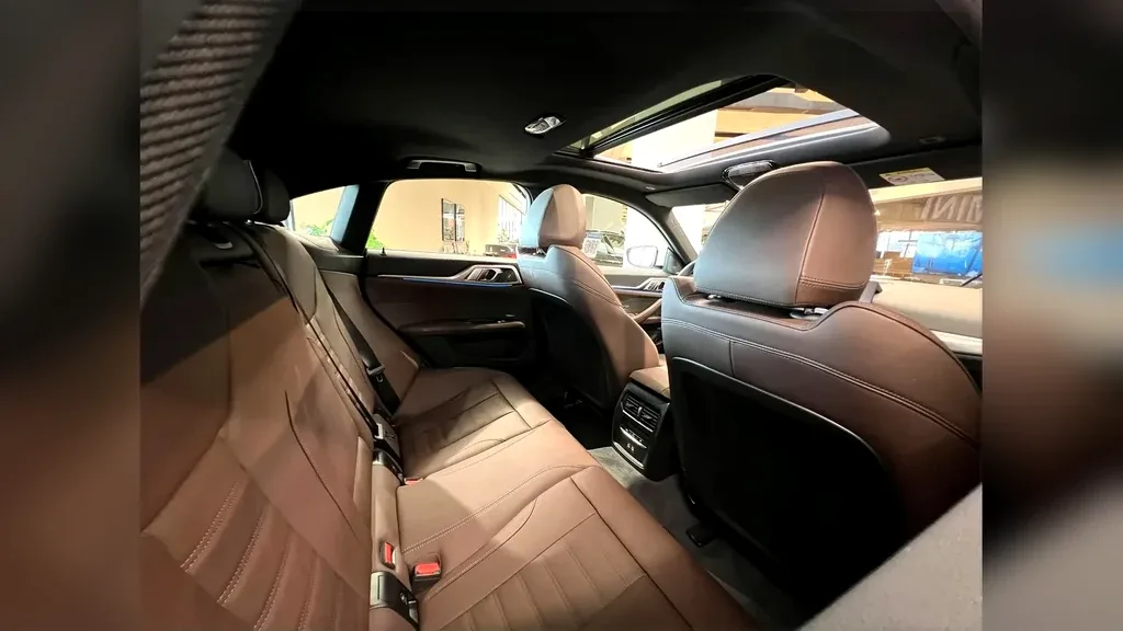 BMW I4 Edrive35 - Imagem 13