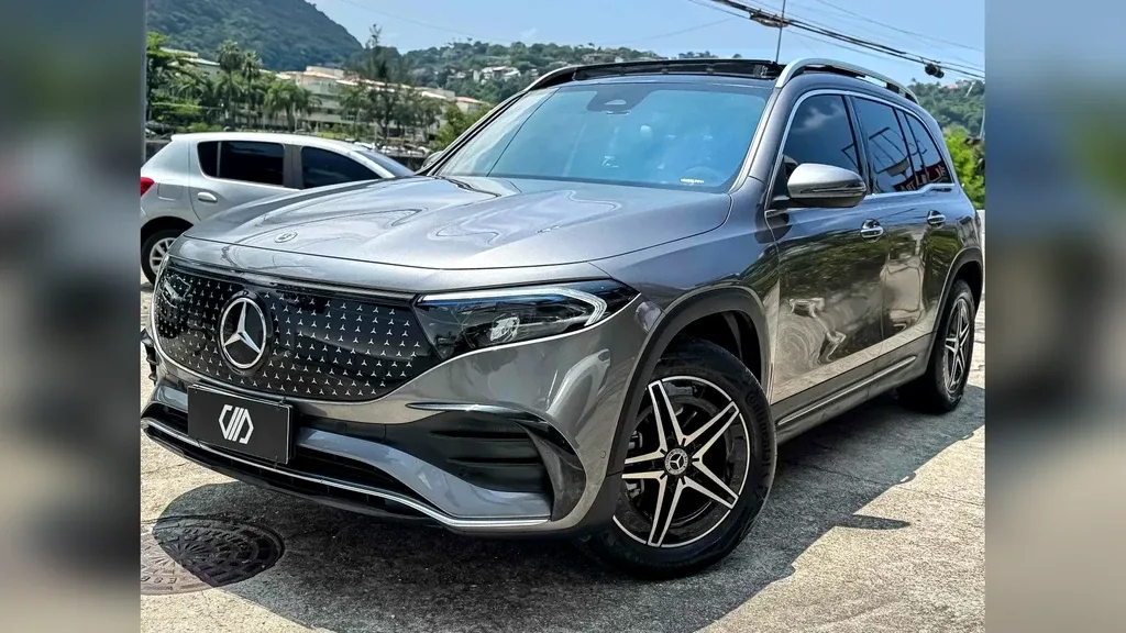 Foto de um mercedes eqb 350 4matic suv