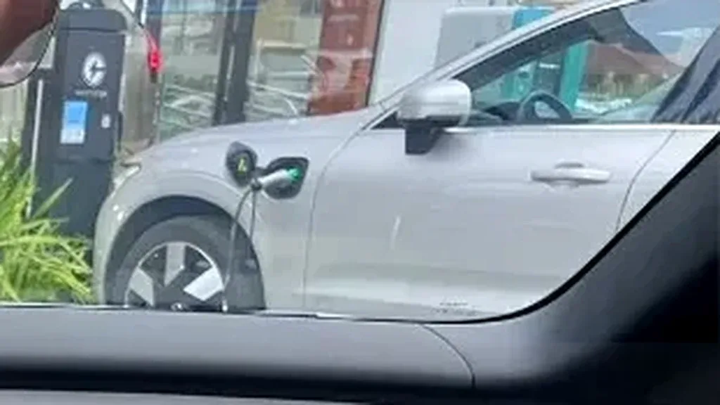 Volvo EX30 - Imagem 10