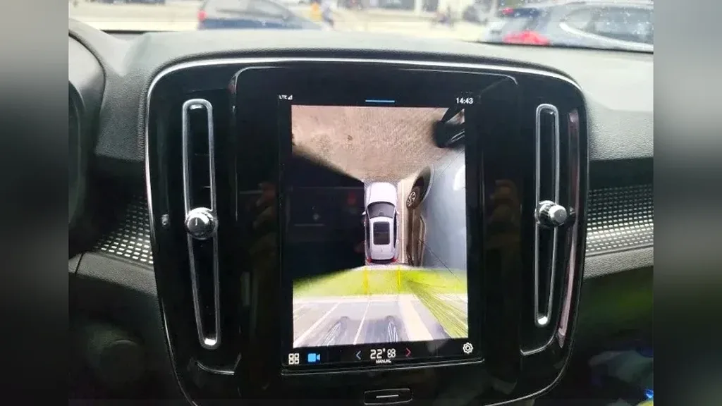 Volvo XC40 Recharge - Imagem 3