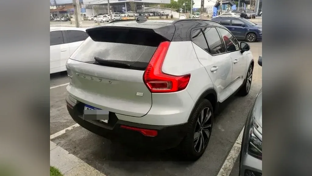 Volvo XC40 Recharge - Imagem 6