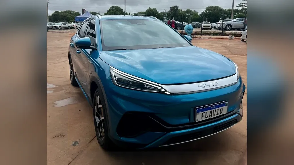 Foto de um byd yuan plus