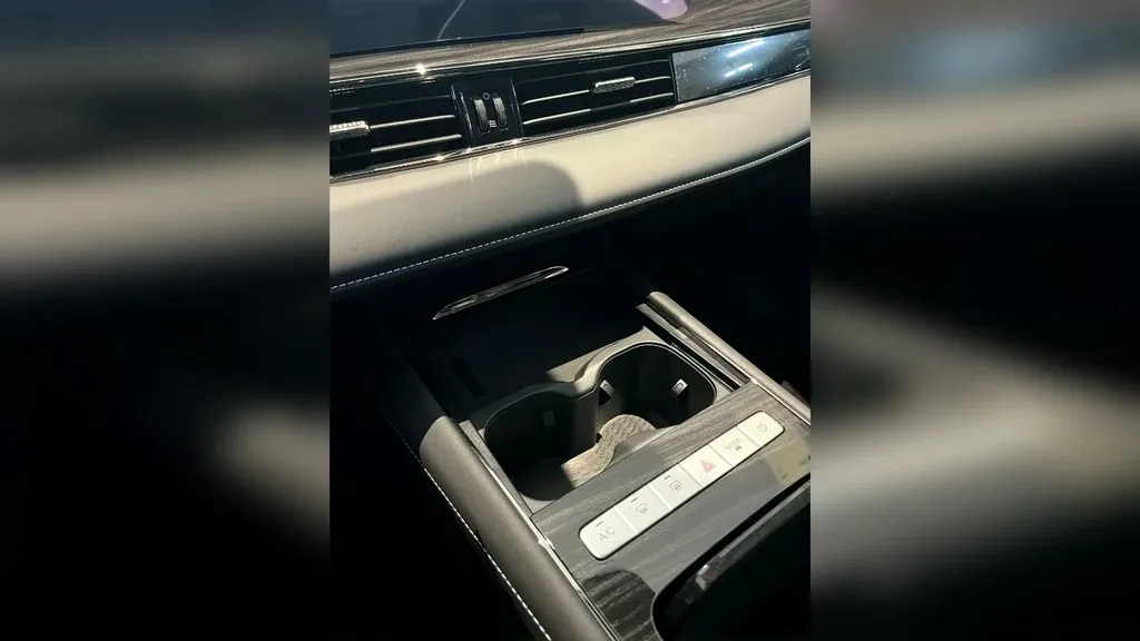 Omoda E5 - Imagem 16