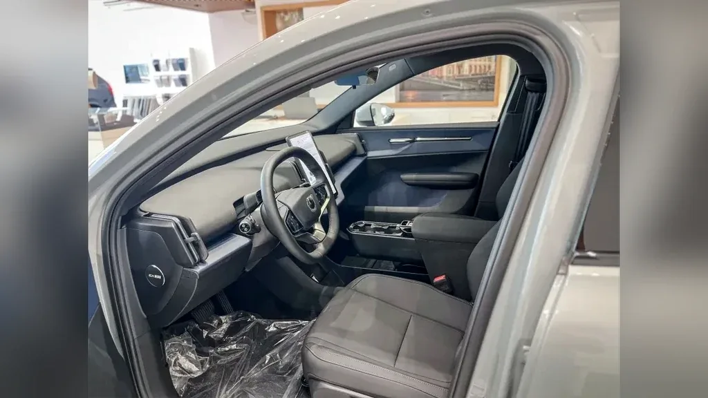 Volvo EX30 - Imagem 7