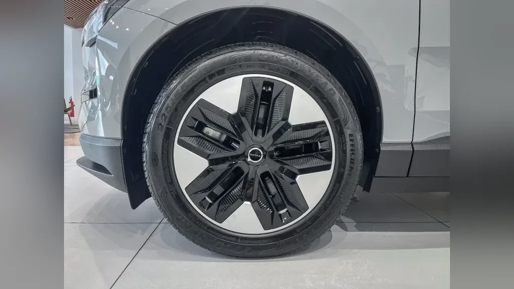 Volvo EX30 - Imagem 12