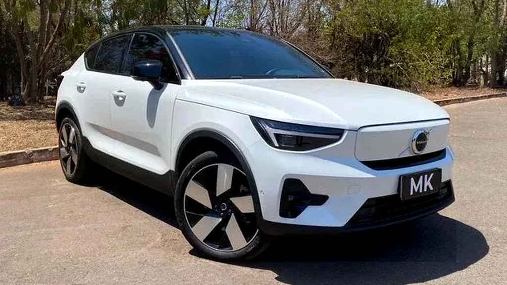 Foto de um volvo c40 recharge