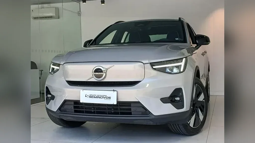 Foto de um volvo xc40 recharge