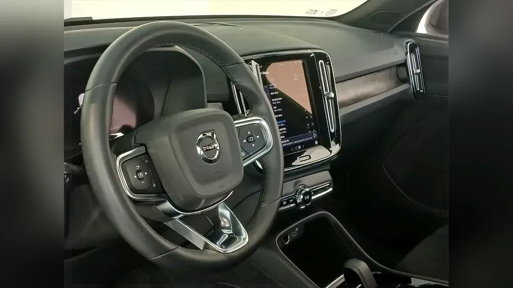 Volvo XC40 Recharge - Imagem 8