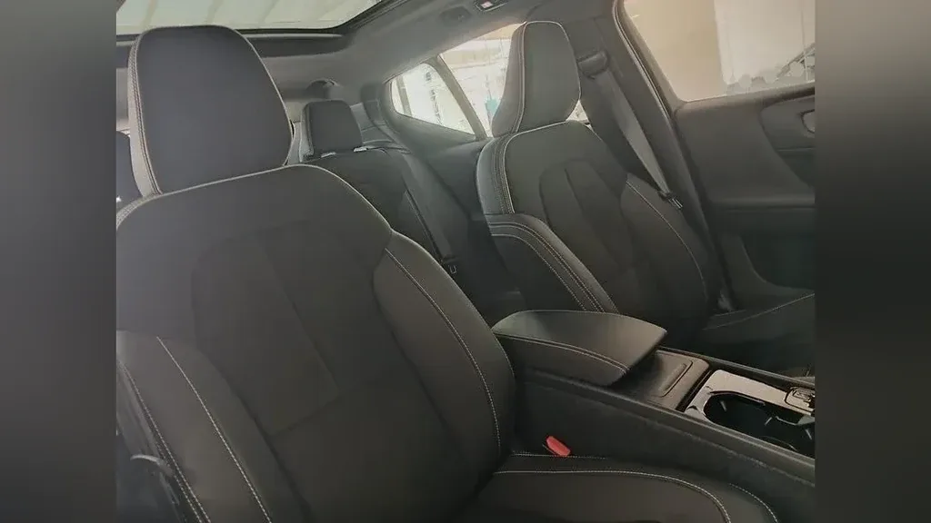 Volvo XC40 Recharge - Imagem 15