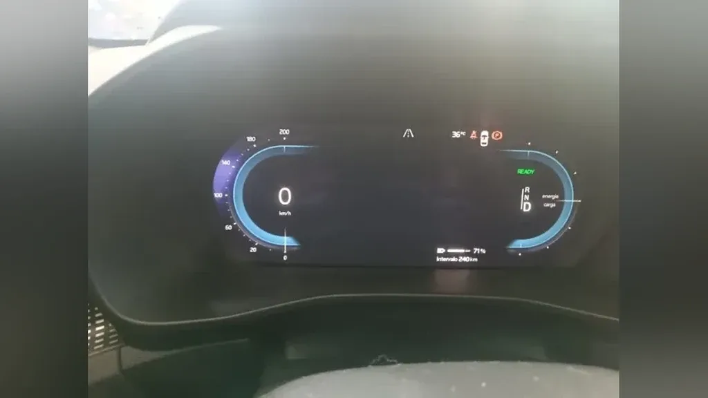 Volvo XC40 Recharge - Imagem 6