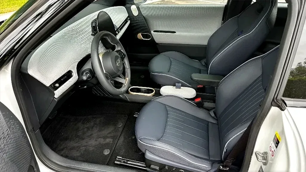 Mini Cooper SE - Imagem 18