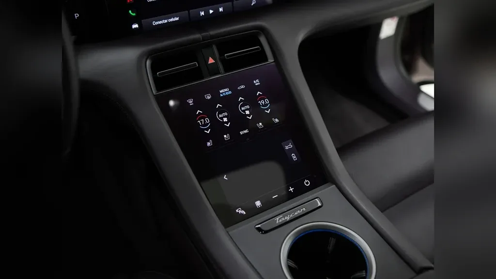 Porsche Taycan - Imagem 15