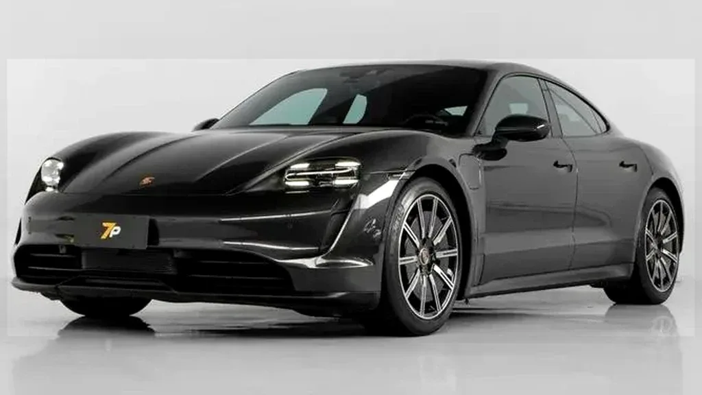 Foto de um porsche taycan