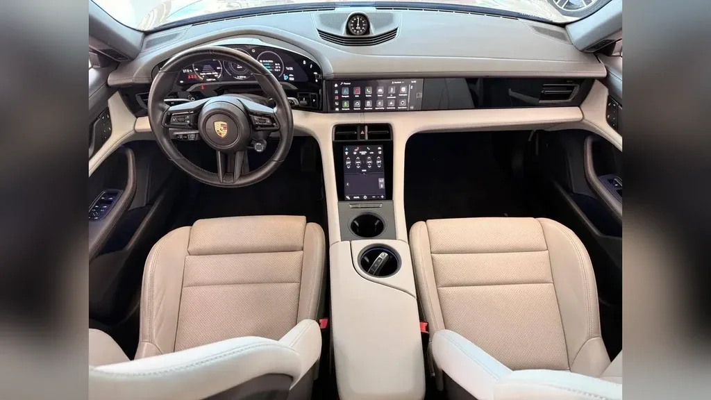 Porsche Taycan - Imagem 7