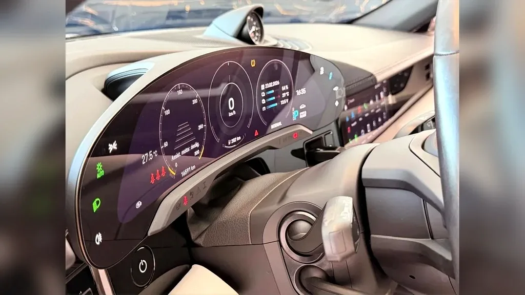 Porsche Taycan - Imagem 10